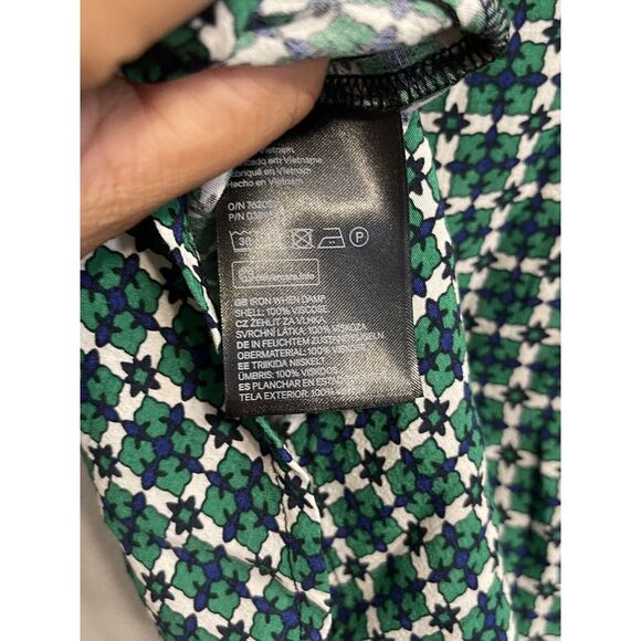 H&M Work Ready Blouse Lightweight Geometric Green Short Sleeve Womens Size 4 Sm - Picture 3 of 3